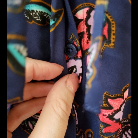 EXPRESS Floral Pattern Button Down Office Blouse - Picture 5 of 6